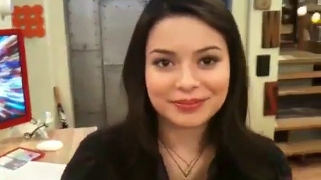 iCarly cast answers important question! смотреть онлайн