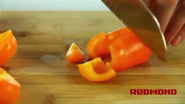 Рагу с мясом в мультиварке REDMOND RMC M4502 смотреть онлайн