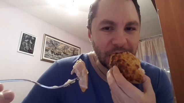 ASMR EATING SOUNDS.  КАРТОШКА ТУШЁННАЯ С ГРИБАМИ И МЯСОМ.ОБЖОР.