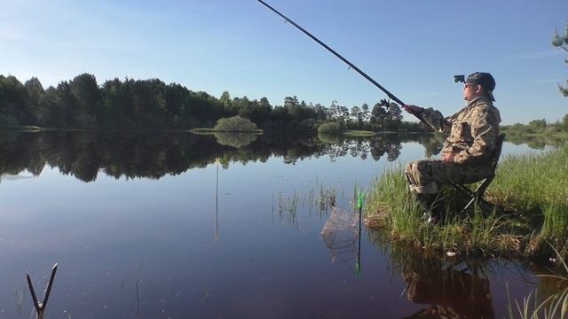 РЫБАЛКА В ПЕРВЫЙ ДЕНЬ ЛЕТА НА ОЗЕРЕ С УТРА смотреть онлайн