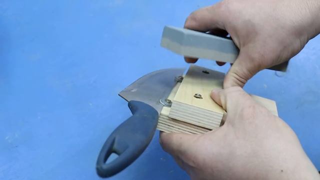 НОЖ как БРИТВА за две минуты! РЕЖЕТ ДАЖЕ САМОРЕЗ!Отличные идеи для заточки ножей ! смотреть онлайн