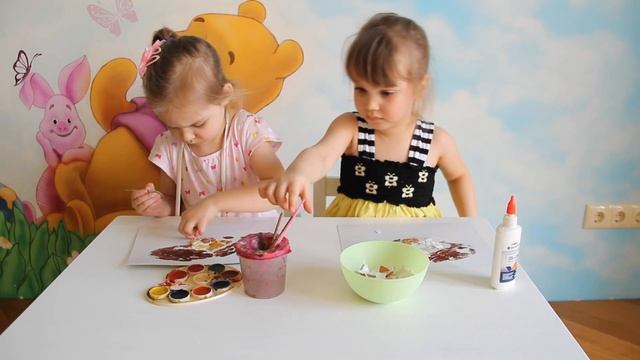 Майя и Катя рисуют Корзину с Пасхальными яйцами. Обучающее видео. Как нарисовать самому? смотреть онлайн