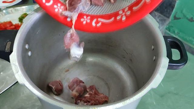 Beef Quorma | Chef Mughal | Al-Madina FM Foods смотреть онлайн
