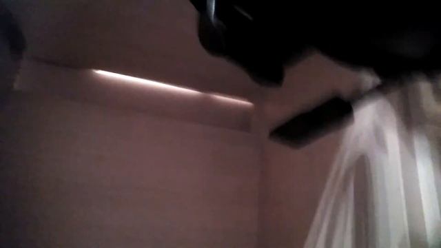 Учусь вставать на руки около стенки смотреть онлайн