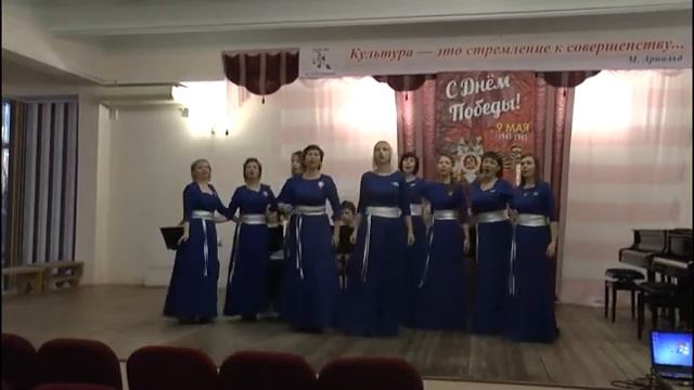 Музыка А. Новикова, стихи Я. Шведова Смуглянка смотреть онлайн