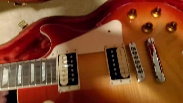 Gibson Les Paul Traditional Pro V Unboxing смотреть онлайн