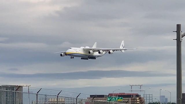 AN 225 on approach to Toronto Pearson Airport - YYZ
