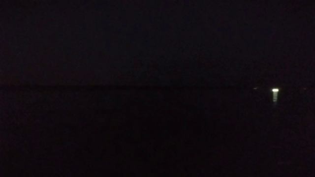 Ночной Волгоград , вид с о. Сарпинский смотреть онлайн