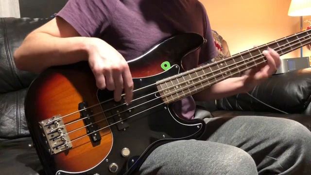 Muse - 'Hysteria' Bass Cover смотреть онлайн