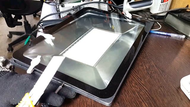 Ремонт светодиодного прожектора. ВСКРЫТИЕ. смотреть онлайн