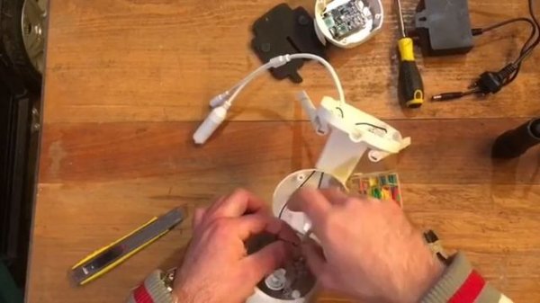 Простой ремонт WIFI камеры. Вайфай поворотная камера сломалась