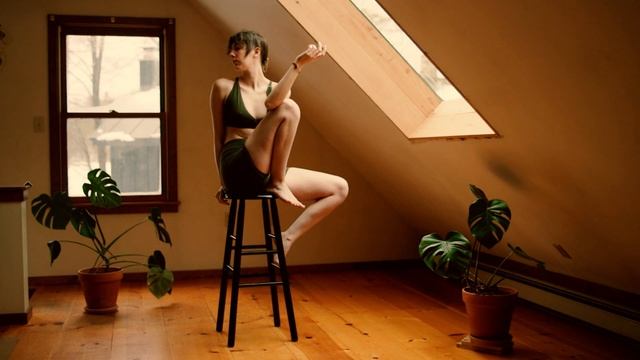 Dynamic Pose References For Your Figure Drawing | 1-5 MINUTE REAL-TIME POSES (Live Art Model Posing