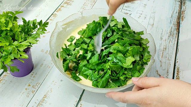 Izlivena pita sa spanaćem i sirom - recept za brzu projaru смотреть онлайн