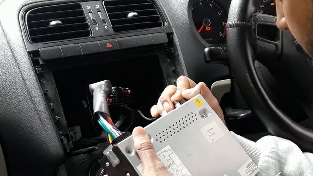 HOW TO INSTALL RCD-320 WITH USB BLUETOOTH AND AUX VOLKSWAGEN STEREO FITTING IN OLD MODEL VW CARS смотреть онлайн