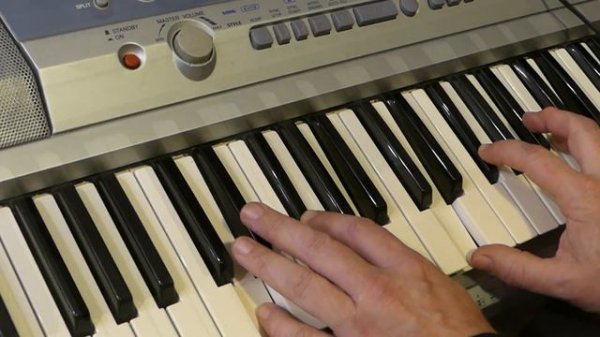 Yamaha DGX-200 Portable grand piano