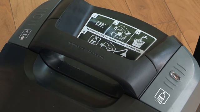 Очистка ковра моющим пылесосом Karcher смотреть онлайн