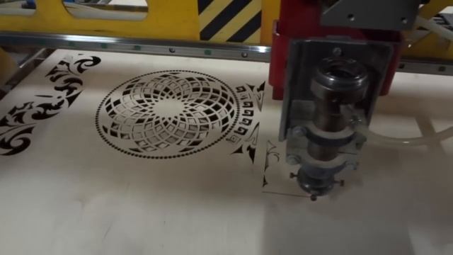 Лазерная резка фанеры на станке с ЧПУ Старт-2М смотреть онлайн