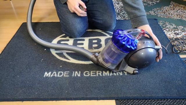 I bought a Dyson! Dyson DC49 with a Digital Motor First Look! смотреть онлайн