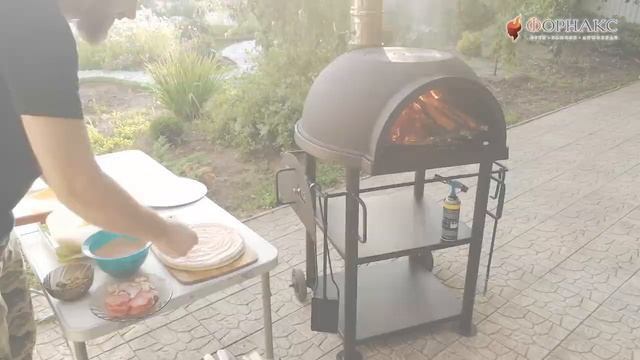Дровяная чугунная печь для настоящей вкусной пиццы. смотреть онлайн