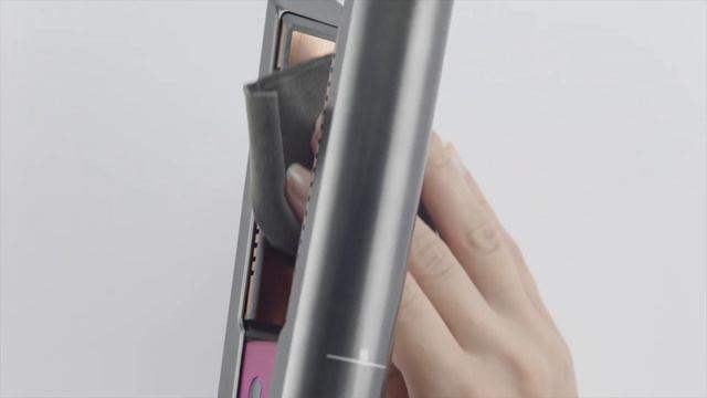 How to clean the plates on your Dyson Corrale™ hair straightener смотреть онлайн