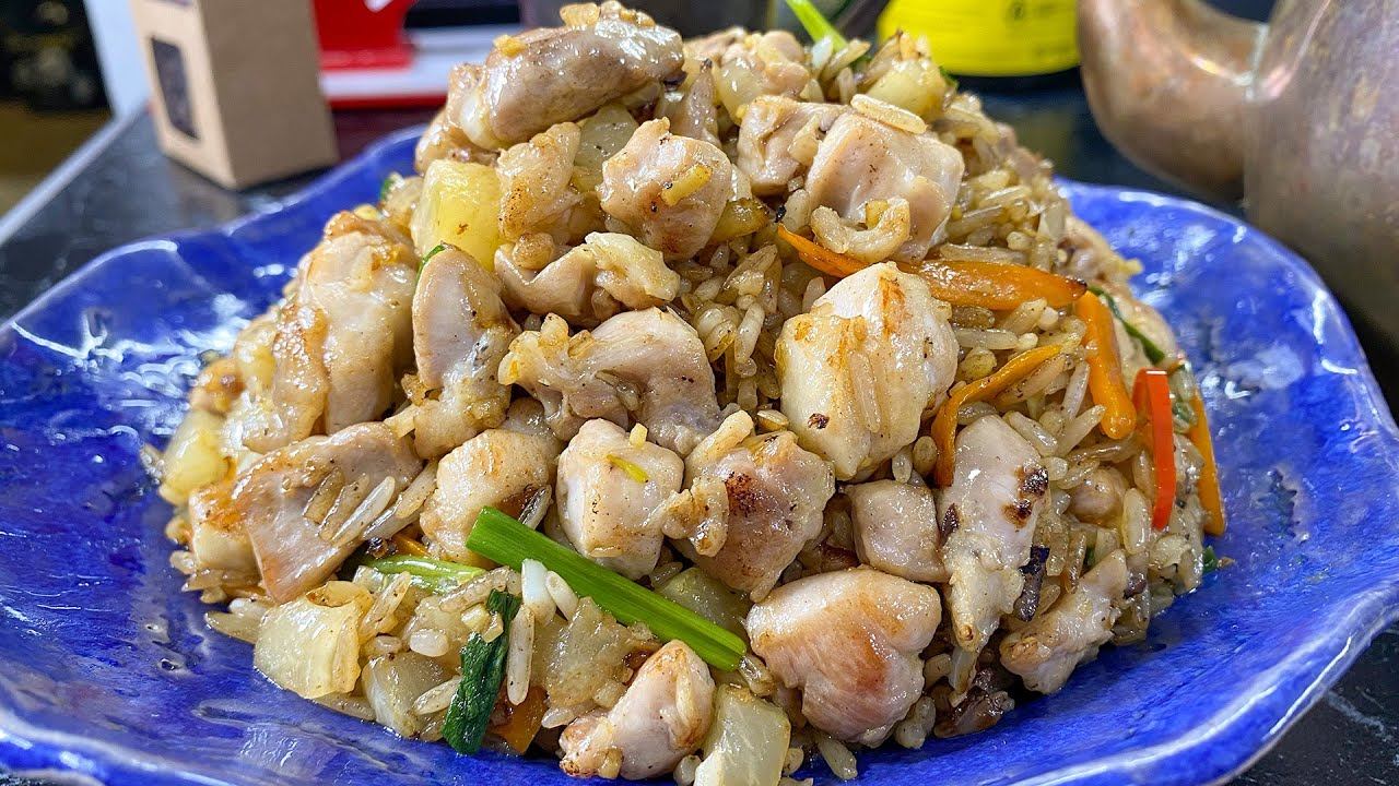 Эту курицу обожают все туристы, когда приезжают на отдых. Курица с ананасами и рисом смотреть онлайн