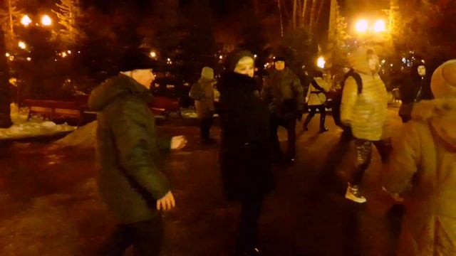 Заманила, соблазила, раздразнила!!!??Танцы в парке Горького!!!??Харьков 2022 смотреть онлайн