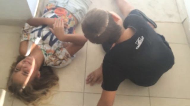 Vine когда знакомый пытается поцеловать смотреть онлайн