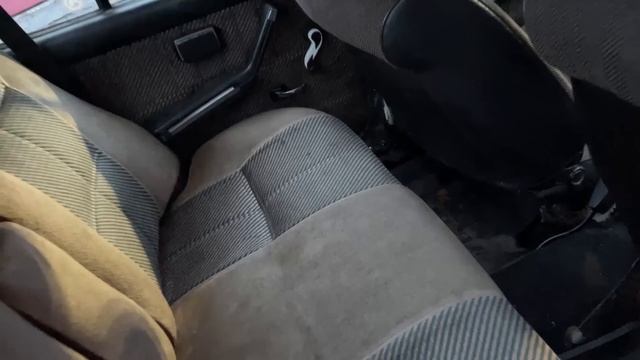 ХОЗЯИН УЕХАЛ, МАШИНЫ ОСТАЛИСЬ. ЗАПУСК ПОСЛЕ 15 ЛЕТ СТОЯНКИ! смотреть онлайн