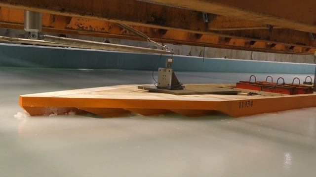 Пробег 6  Толщина льда 1,2 м  Скорость 1,0 узел