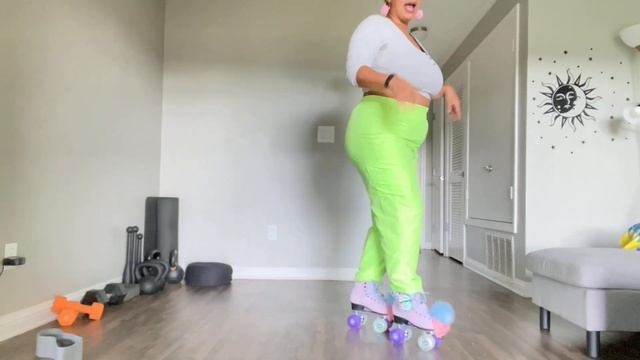 10 Groovy Moves to do in SMALL Spaces | Groovy dance moves | How to jam indoors | Groovy Rink moves смотреть онлайн