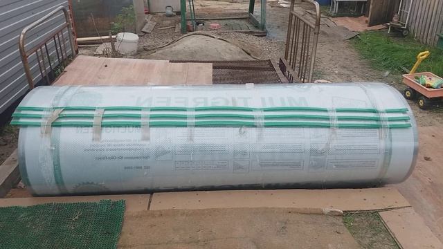 Установка теплицы под курятник. Первый день. смотреть онлайн