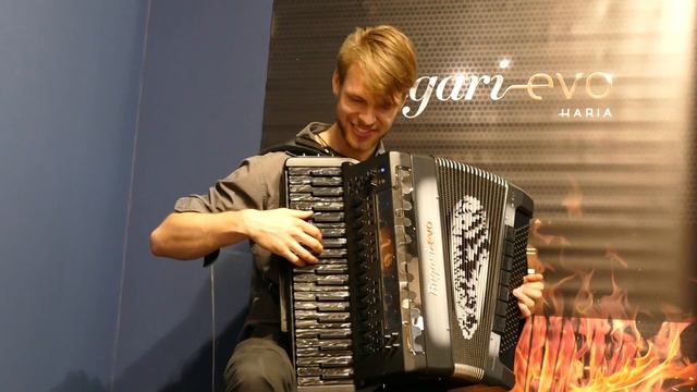 Matthias Matzke - Bugari-Evo - Musikmesse 2019 смотреть онлайн
