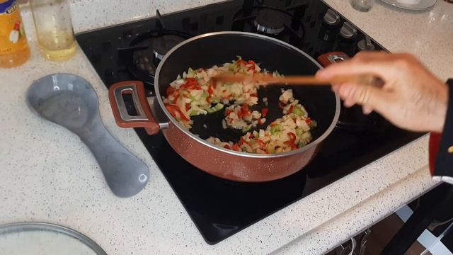 TÜM PÜF NOKTALARIYLA 💯 SEBZELİ PATLICANLI BULGUR PİLAVI TARİFİ NASIL YAPILIR ❓ ÖĞRENCİ TARİFLERİ смотреть онлайн