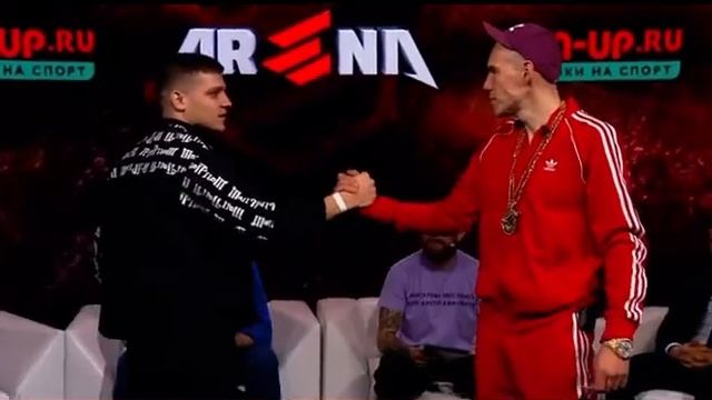 Фарид Ядуллаев(Фара) вырубил Сверчкова на Arene смотреть онлайн