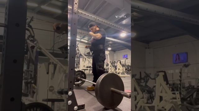 Dead lift day and trying out new smelling ￼salts, because why not ￼￼#powerlifting #motivation #gym смотреть онлайн