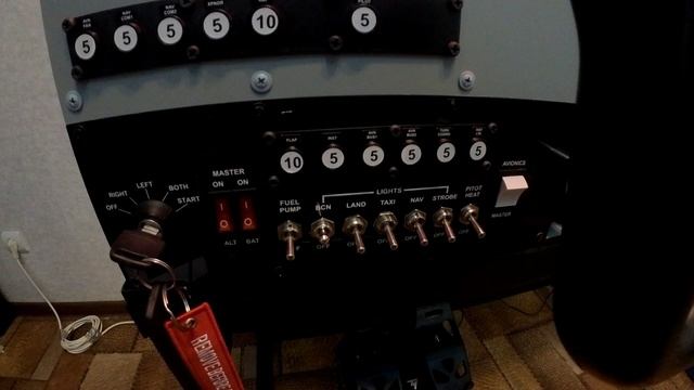 Как запустить двигатель Cessna 172