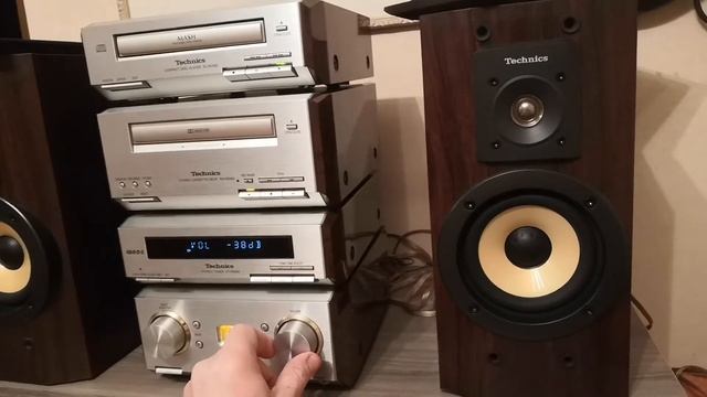 Колонки полочные Technics SB-HD 560 смотреть онлайн