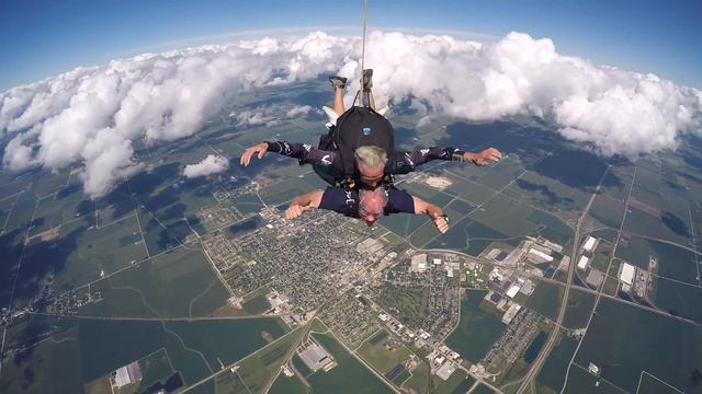 1431 Ronald Walter Skydive at Chicagoland Skydiving Center 20160821 Leonard Steve V смотреть онлайн