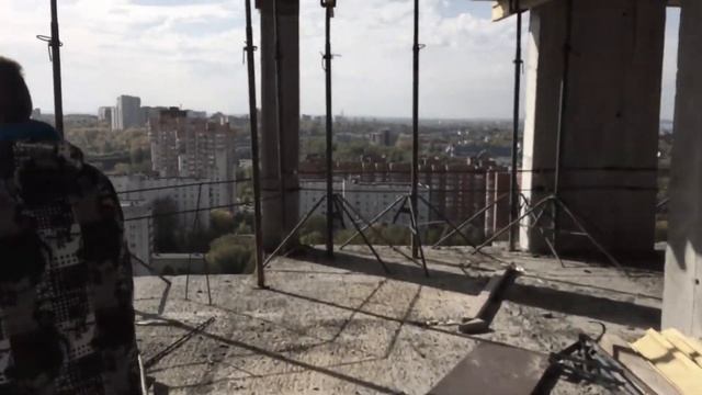 Заброшенный 16 этажный дом.Стасик.Взламываем дверь. смотреть онлайн