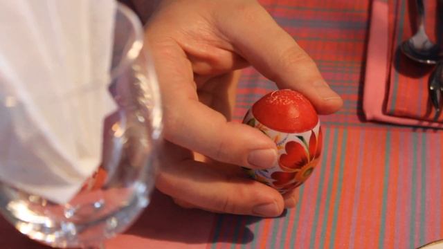 Learning the romanian easter egg cracking game смотреть онлайн