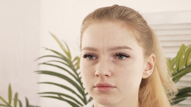 Самый подробный мастер-класс построения формы бровей (ТРИ СПОСОБА ЭСКИЗА) смотреть онлайн