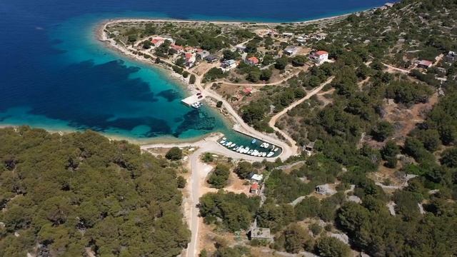 Познакомила дочь со своим молодым женихом. А вернувшись с работы пораньше, увидела их вместе... смотреть онлайн