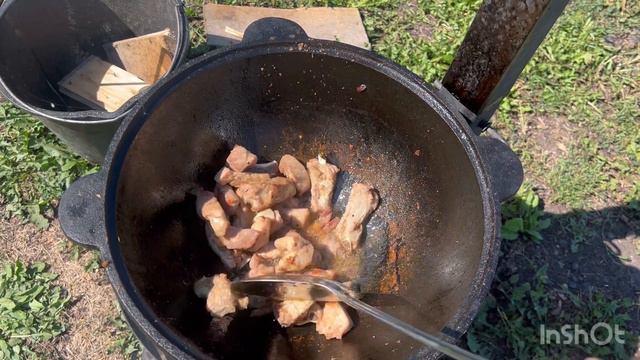 Картошка целая с ребрами в казане