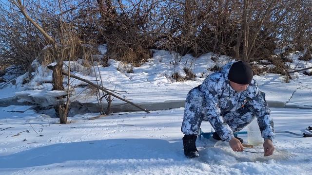 Оставил жерлицы на ночь! 3 дня на рыбалке. Опасная рыбалка зимой! смотреть онлайн