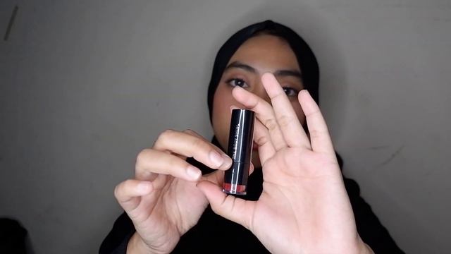 SWATCH 20 LIPSTIK THE BODY SHOP & REVIEW I MIA ALI смотреть онлайн