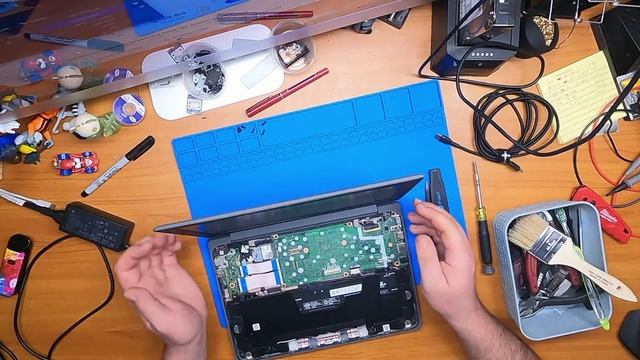 Очередное растройство!!! Что ж за люди эти американцы! Они даже HP Chromebook сломать не могут! смотреть онлайн