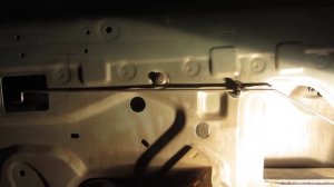 Замена бокового стекла (передней двери) на Рено Логан (Renault Logan) и Лада Ларгус