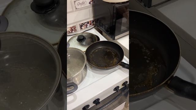 На ужин жаренные стейки Ням-ням ? смотреть онлайн