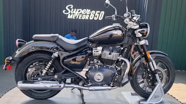 All 7 Colors - Royal Enfield Super Meteor 650 Colors Detailed Walk-around 💖 😍 смотреть онлайн
