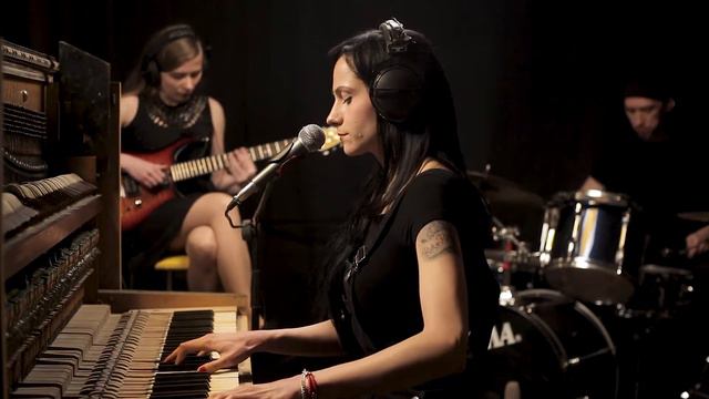 Алиса встречает клавесин - While you sleep (Live at AeroDynamic) смотреть онлайн